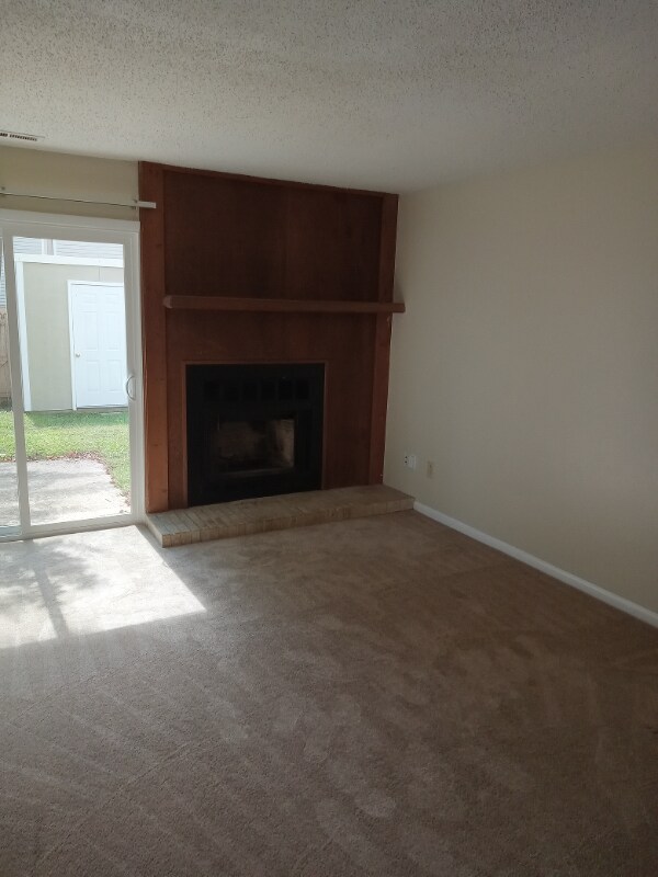 Foto del edificio - 3631 Chimney Creek Dr