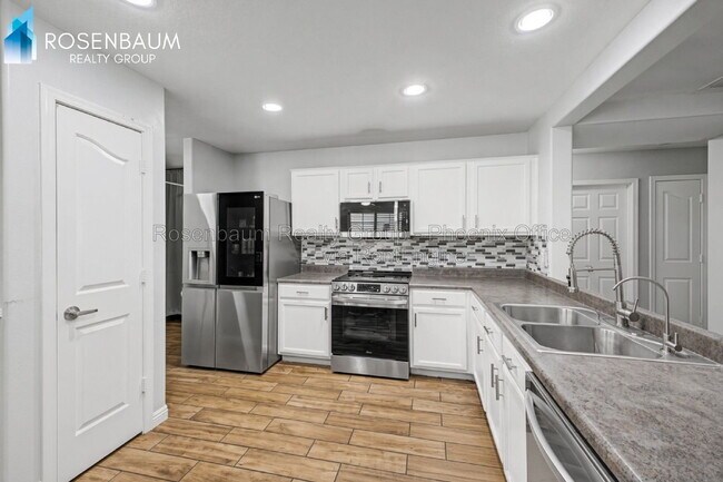Building Photo - 45047 Bahia Dr