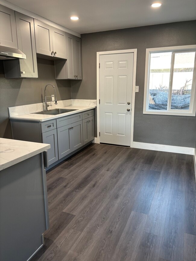 Building Photo - 11840 Wright Rd