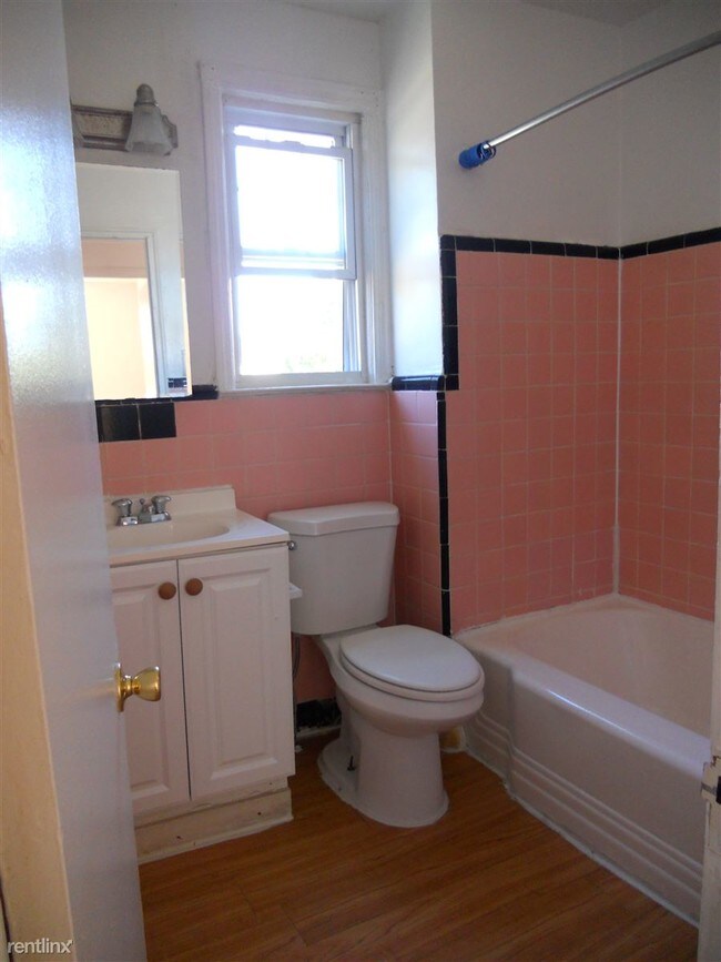 Building Photo - 501 Browning Ln