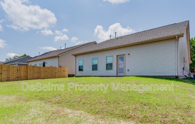 Building Photo - 139 Crabourne Dr