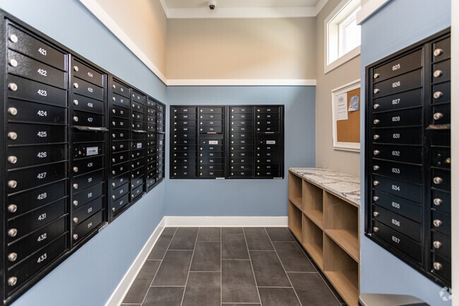 Mailroom - Vintage Hunters Crossing Apartments