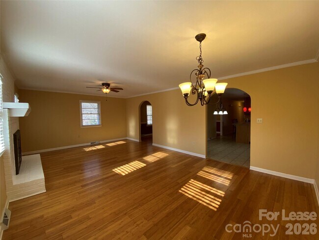 Foto del edificio - 203 Ratchford Farm Rd