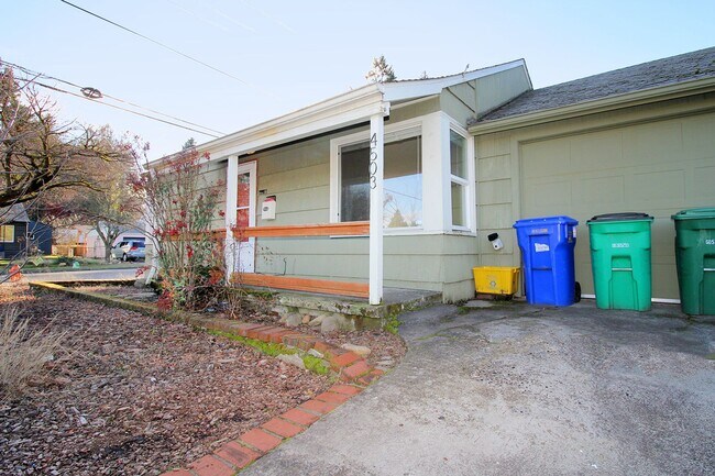 Foto del edificio - 4503-4507-4507 NE 52nd Ave