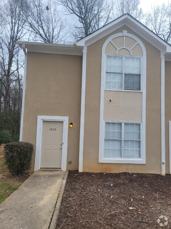 Aladdin Townhomes South Apartments for Rent with Parking Lithonia, GA