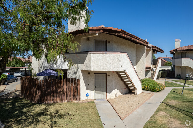 Building Photo - Villa Capri Apartments