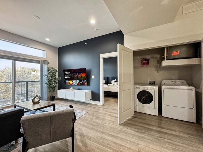 Building Photo - 2908 Indiana St