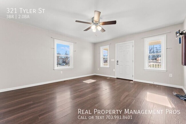 Foto del edificio - 321 Tyler St