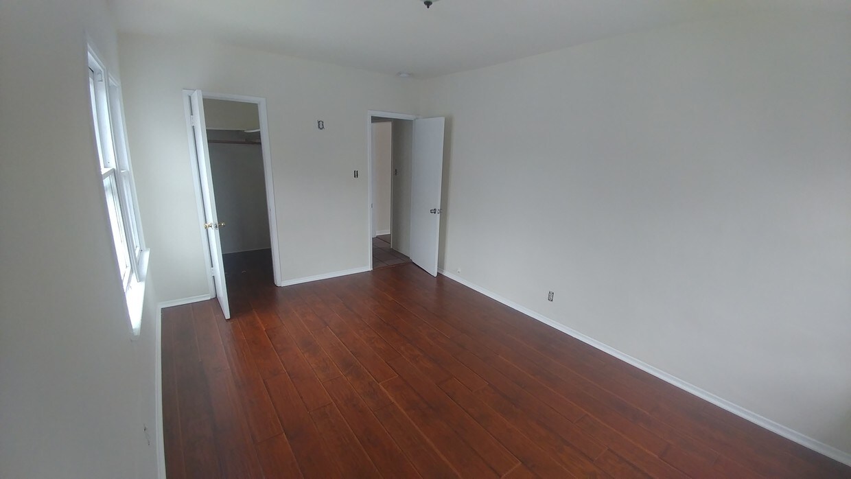 Foto principal - 4112 Rosewood Ave