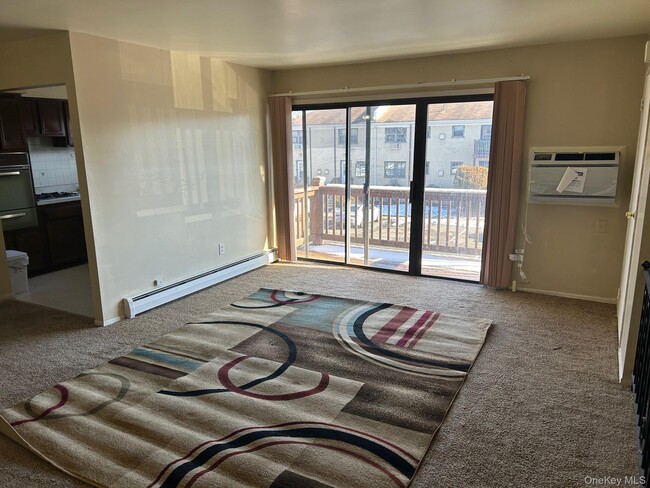 Building Photo - 68 Sneden Pl