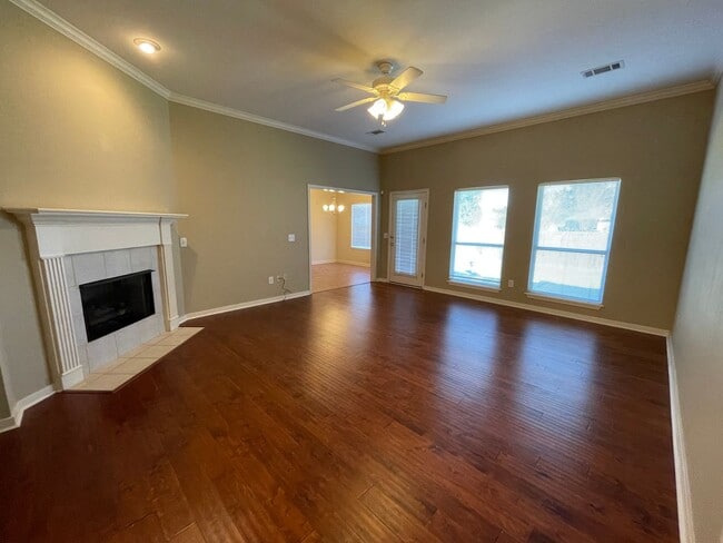 Building Photo - 217 Kirkwood Dr