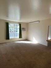 Building Photo - 1930 Monte Vista Dr