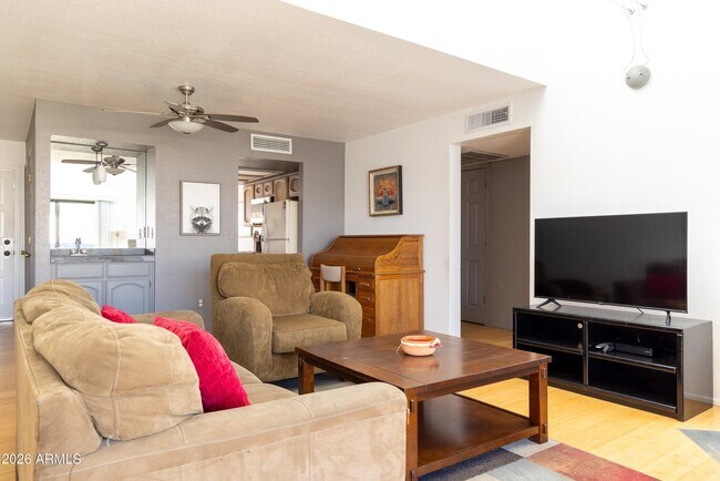 Foto del edificio - 5998 N 78th St