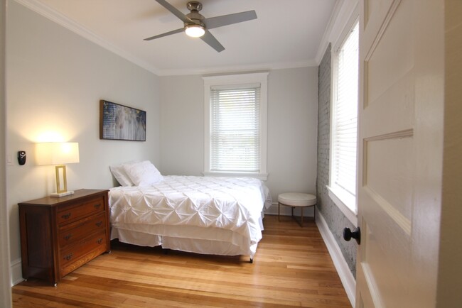 Foto del edificio - 909 E 39th St