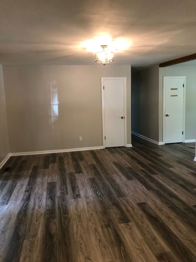 Foto del edificio - 3 Bed w/ Bonus Room