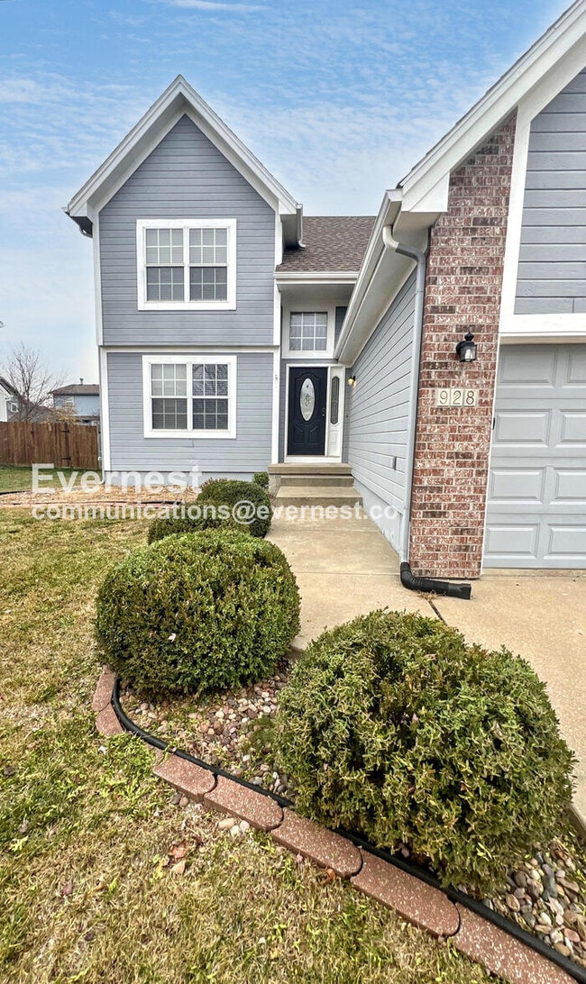 Building Photo - 928 SE 12 Terrace