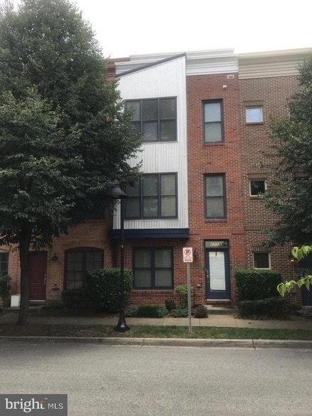 Building Photo - 5603 Lustine St