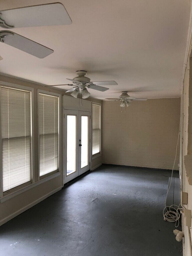 Foto del edificio - 2002 N Decatur Rd