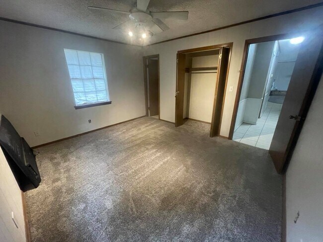 Foto del edificio - 608 CR 2223