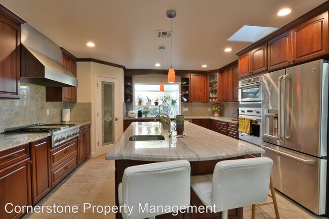 Foto del edificio - 5 br, 3 bath House - 10280 Plum Tree Ln