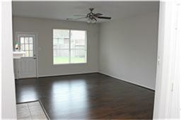 Building Photo - 7118 Rose Village Dr