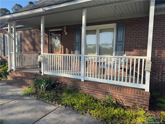 Foto del edificio - 5870 McDonald Rd