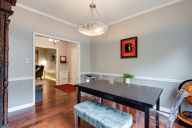 Building Photo - One Level 3 Bed, 2 Bath Condo in Belle Meade
