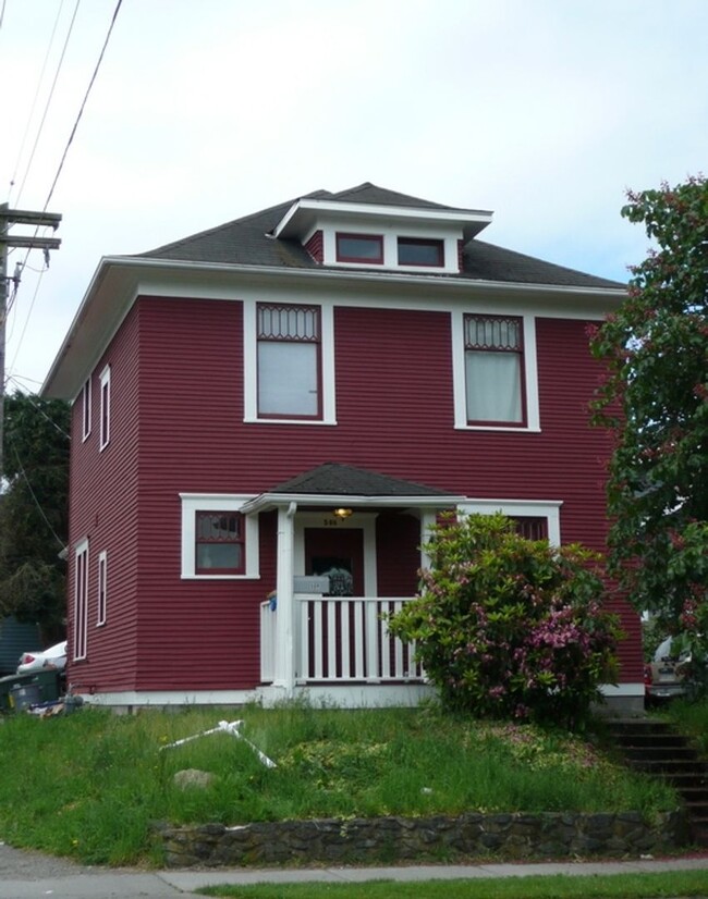 Building Photo - Spacious 4 bdrm/2.5 bath near WWU