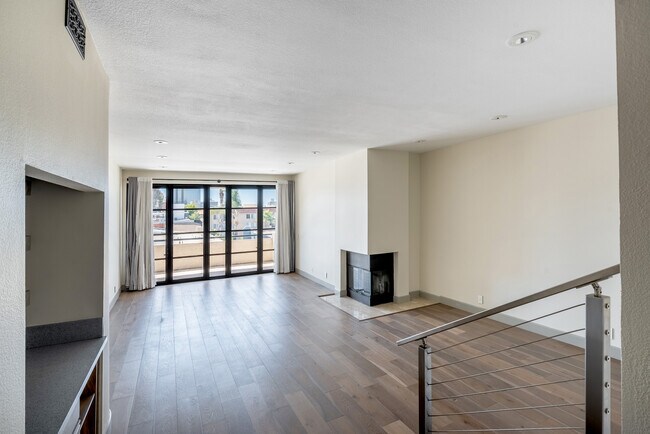Sunken Living Room - 11636 Montana Ave