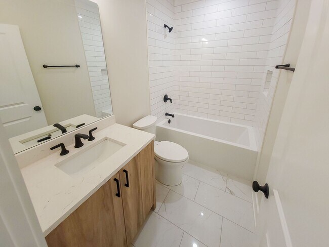 Building Photo - 4855 N Seeley Ave