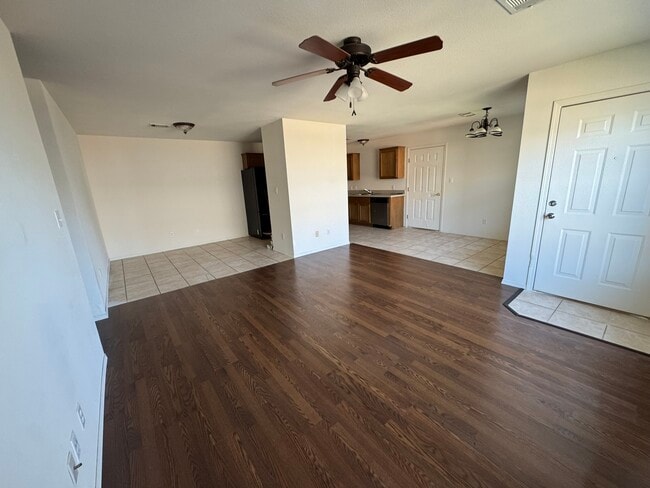 Building Photo - 1402 Fianna Place Ct