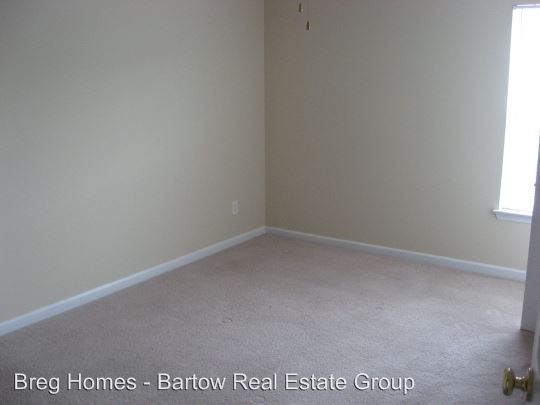 Building Photo - 1602 Stonehaven Cir