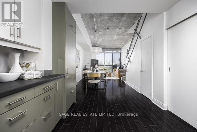 Photo du bâtiment - 388 Richmond St W