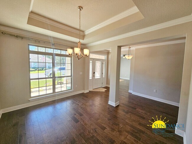 Building Photo - Spacious 5-Bedroom Home in Desirable Peach Creek, Minutes from the Beach!