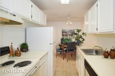 Primary Photo - 920 Arcturus Dr