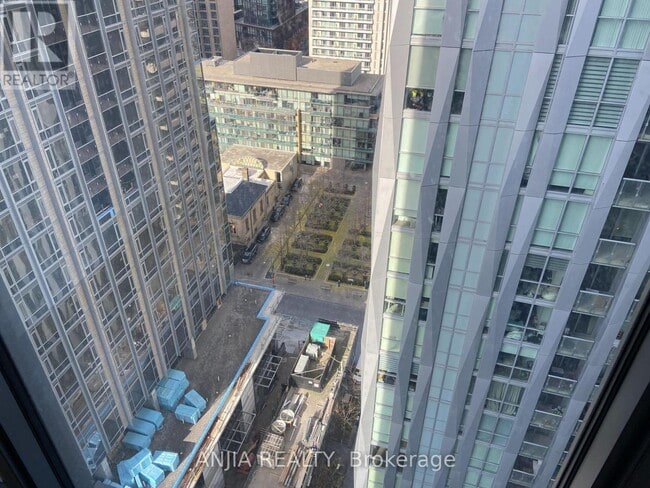 Building Photo - 8 Cumberland St