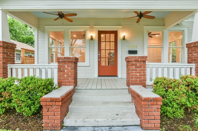 Building Photo - 4022 Oakridge St