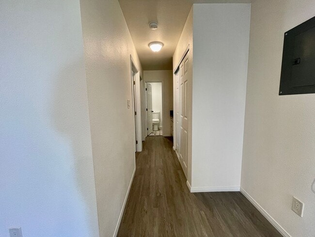 Building Photo - 1 Bed/1 Bath Condo With Bonus Room