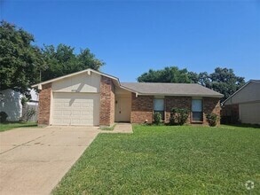 Building Photo - 6809 Glenhurst Dr