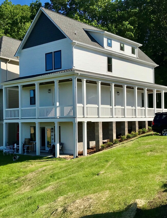 Building Photo - 747 Mill Creek Meadow Dr