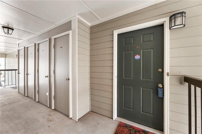 Building Photo - 3437 Ivys Walk