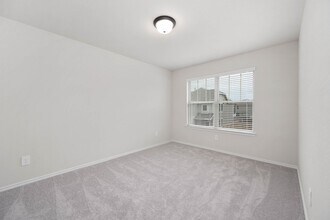 Building Photo - 3405 Knighton Hill Dr