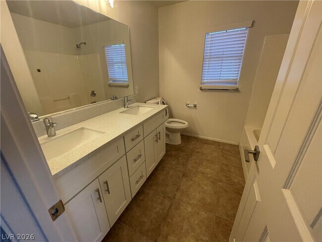 Foto del edificio - 5306 Spring Canyon St