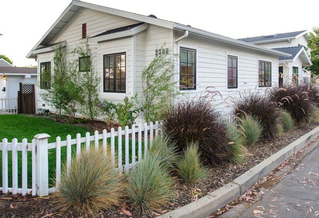 Building Photo - 2300 Laurel Ave