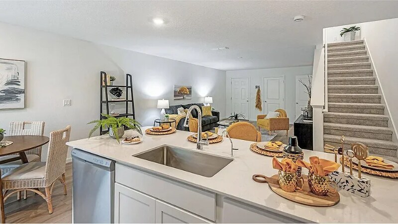 Foto principal - 6841 Lake Mist Ln