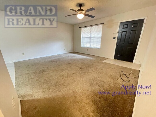 Building Photo - 2 Bedroom, 1 Bathroom Rental in Pensacola ...