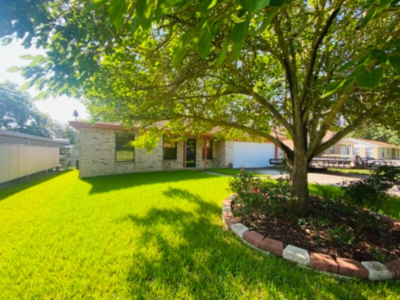 210 Kathy Ln, Livingston, TX 77351 House Rental in Livingston, TX