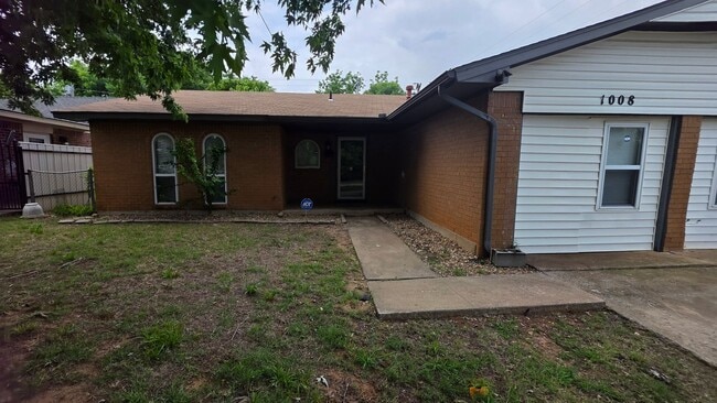 Building Photo - 3 Bed 1 bath home in MWC.