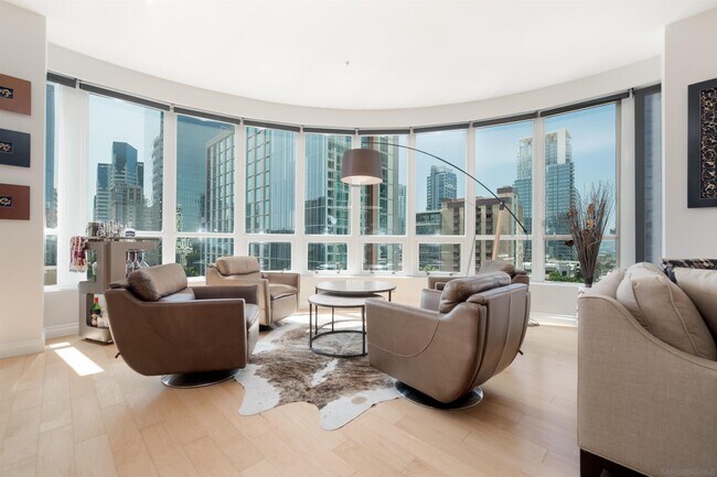 Foto del edificio - 350 W Ash St