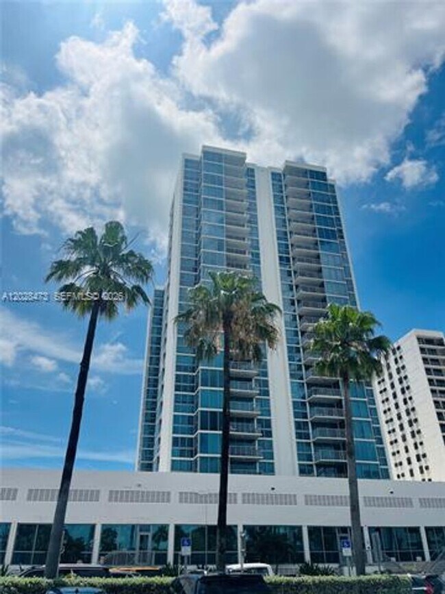 Foto del edificio - 2655 Collins Ave